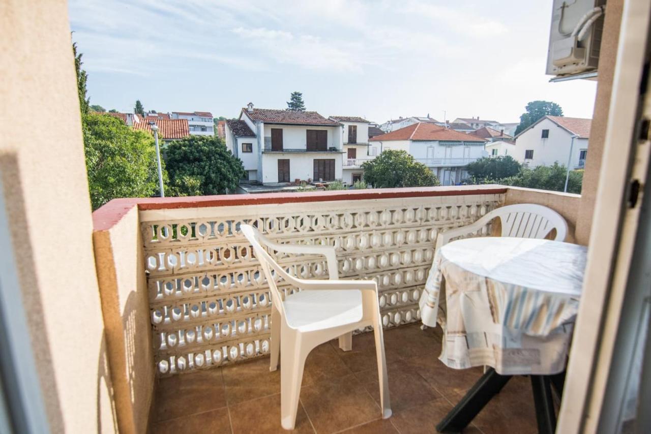 Sobe Rolo Uz More Hotel Biograd Na Moru Exterior photo