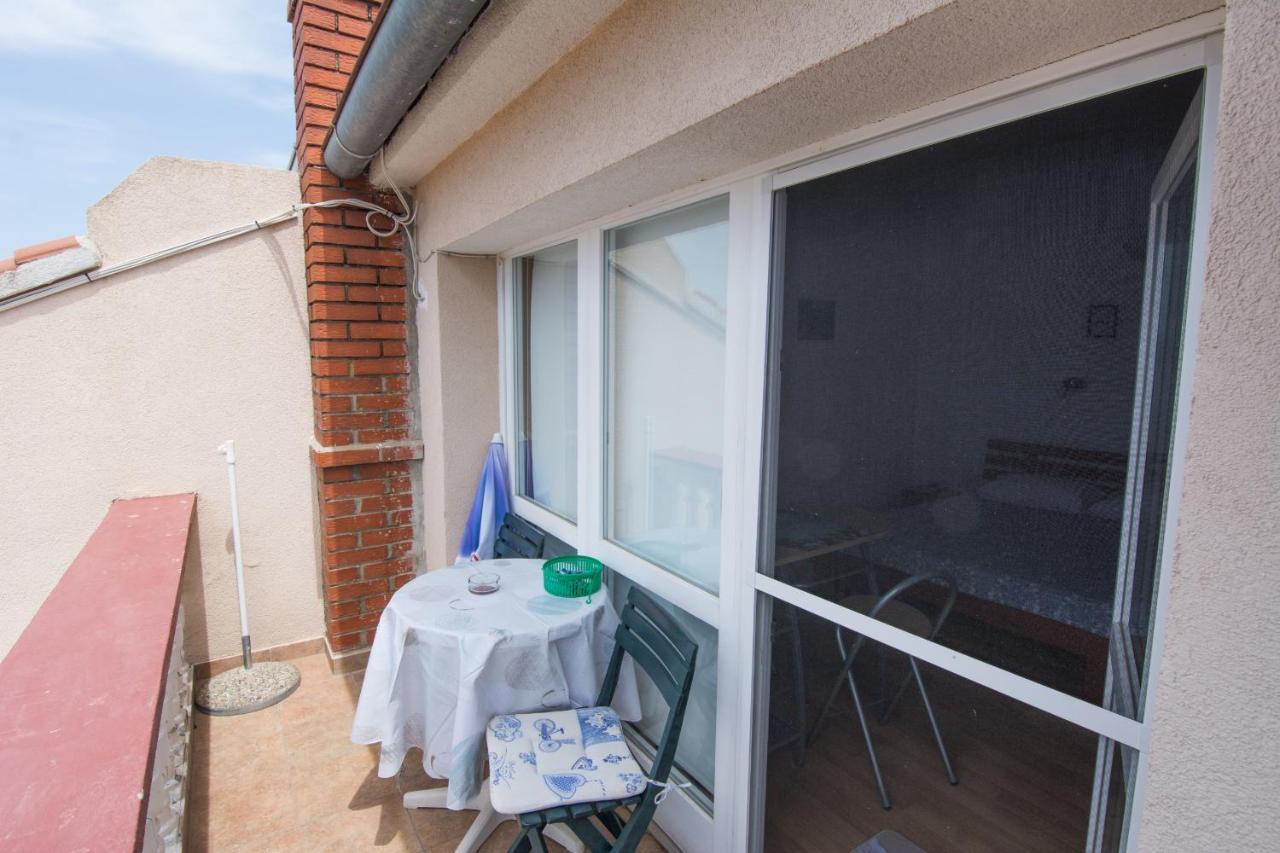 Sobe Rolo Uz More Hotel Biograd Na Moru Exterior photo