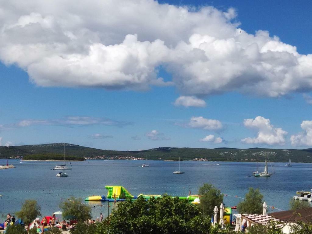 Sobe Rolo Uz More Hotel Biograd Na Moru Exterior photo
