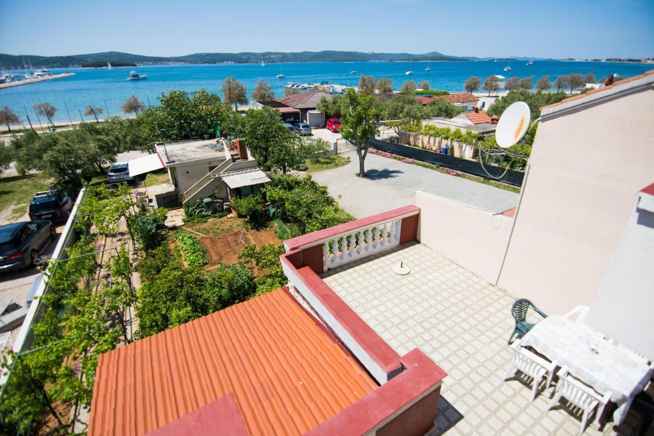 Sobe Rolo Uz More Hotel Biograd Na Moru Exterior photo